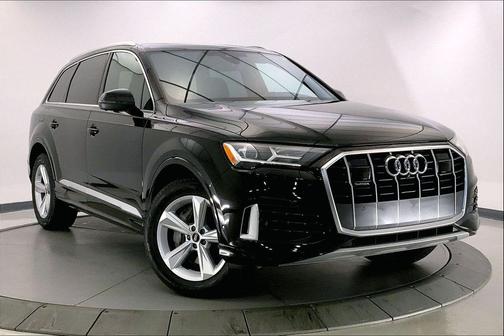 2023 Audi Q7 45 Premium Plus
