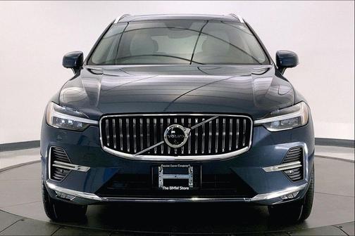 2023 Volvo XC60 B5 Ultimate Bright Theme