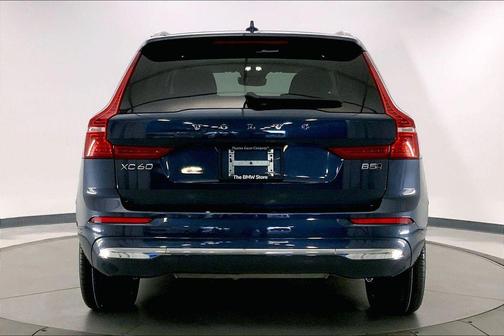 2023 Volvo XC60 B5 Ultimate Bright Theme