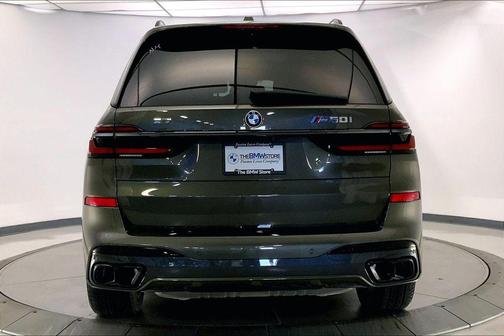 Manhattan Green Metallic 2025 BMW X7 M60i