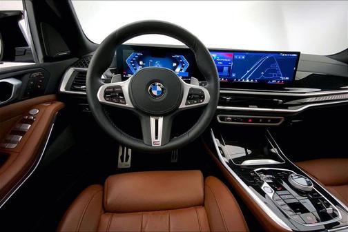 Manhattan Green Metallic 2025 BMW X7 M60i