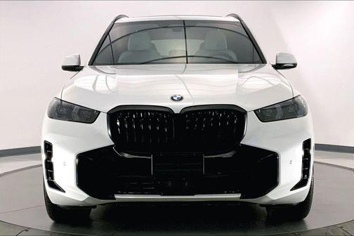 Mineral White Metallic 2026 BMW X5 xDrive40i