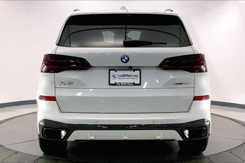 Mineral White Metallic 2026 BMW X5 xDrive40i