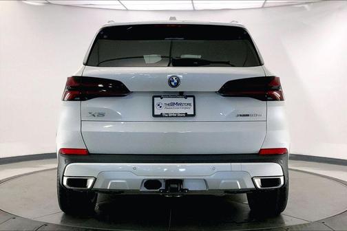 Mineral White Metallic 2025 BMW X5 PHEV xDrive50e