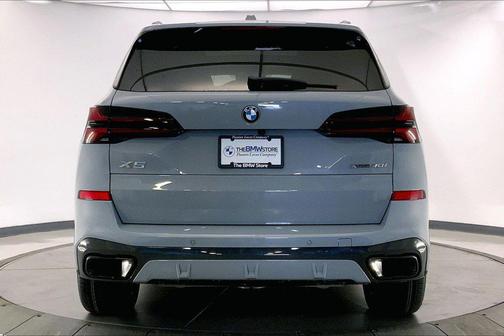Brooklyn Grey Metallic 2024 BMW X5 xDrive40i