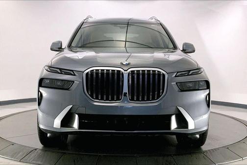 Skyscraper Grey Metallic 2024 BMW X7 xDrive40i