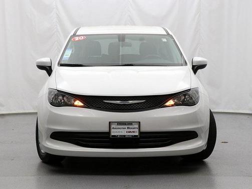 2020 Chrysler Voyager L