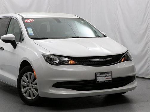 2020 Chrysler Voyager L