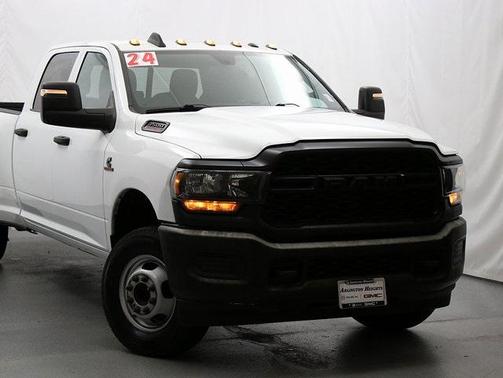 2024 RAM 3500 Tradesman Crew Cab 4x4 8' Box