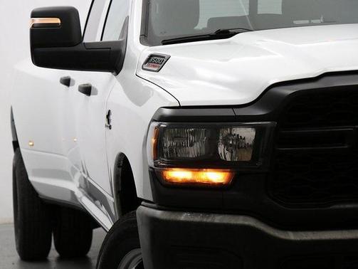 2024 RAM 3500 Tradesman Crew Cab 4x4 8' Box