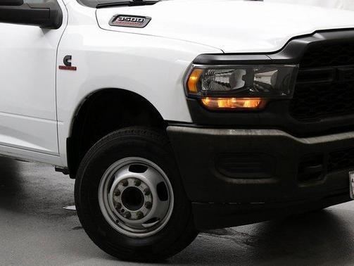 2024 RAM 3500 Tradesman Crew Cab 4x4 8' Box