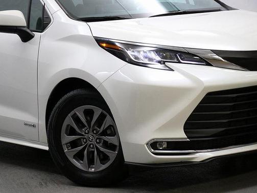 2021 Toyota Sienna XLE 7 Passenger