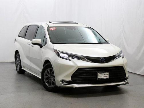 2021 Toyota Sienna XLE 7 Passenger