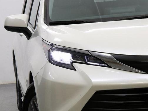 2021 Toyota Sienna XLE 7 Passenger