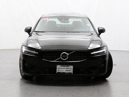 2022 Volvo S60 T5 Momentum