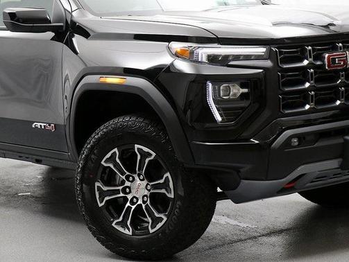 2025 GMC Canyon Base