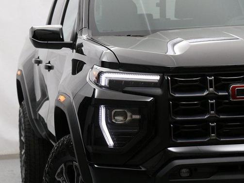 2025 GMC Canyon Base