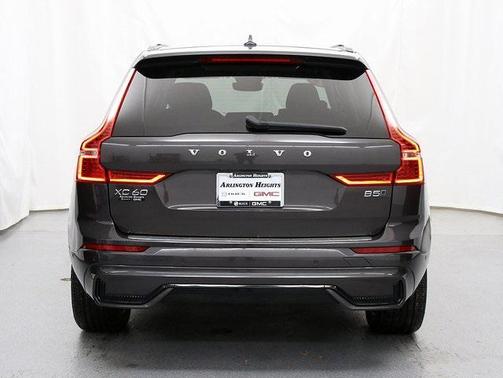 2023 Volvo XC60 B5 Plus Dark Theme