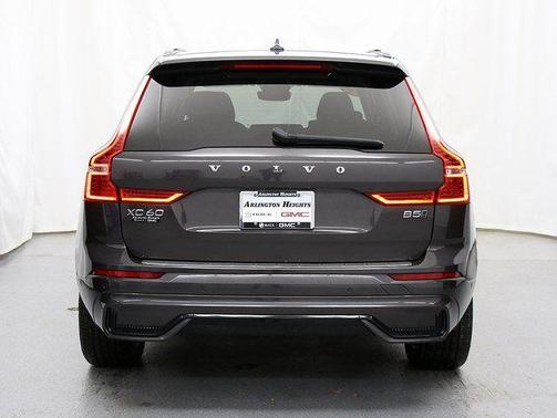 2023 Volvo XC60 B5 Plus Dark Theme