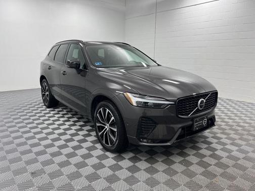 2023 Volvo XC60 B5 Plus Dark Theme