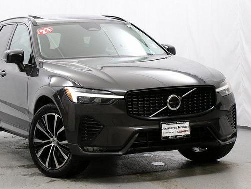 2023 Volvo XC60 B5 Plus Dark Theme