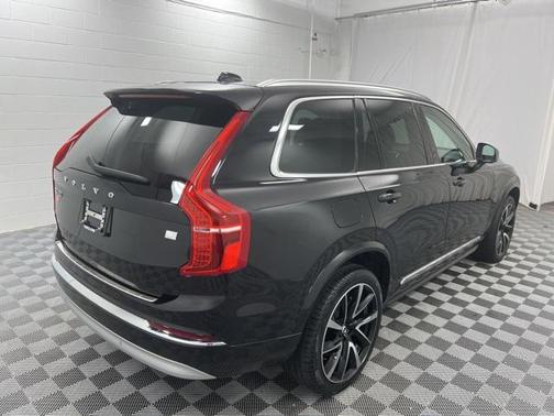 2022 Volvo XC90 Recharge Plug-In Hybrid T8 Inscription Expression 7 Passenger