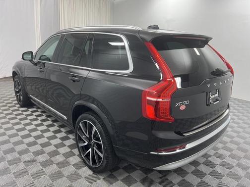 2022 Volvo XC90 Recharge Plug-In Hybrid T8 Inscription Expression 7 Passenger