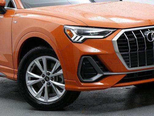 2025 Audi Q3 Premium 45 TFSI S line quattro Tiptronic