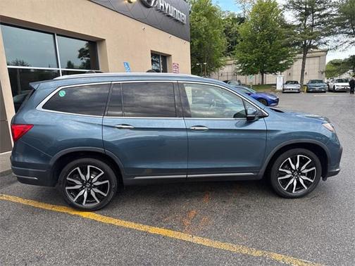 2021 Honda Pilot Touring 8-Passenger