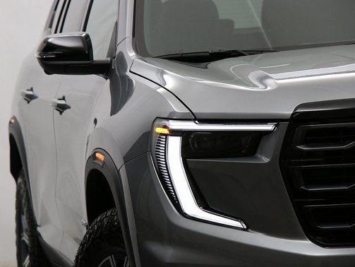 2026 GMC Acadia AWD AT4