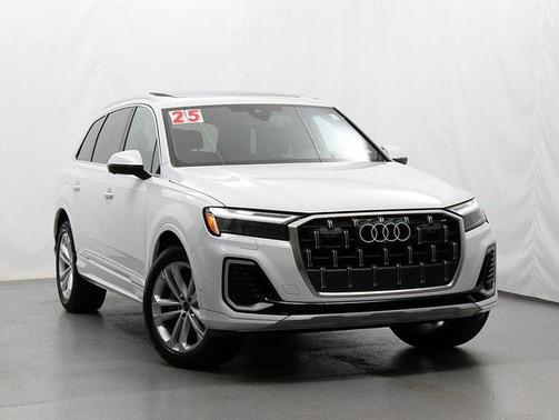 2025 Audi Q7 55 Premium Plus