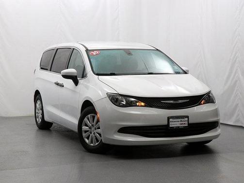 2020 Chrysler Voyager L