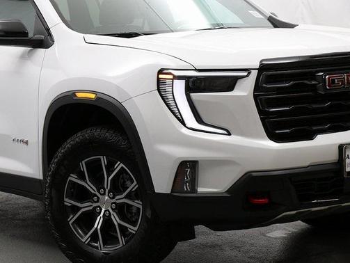 2025 GMC Acadia AWD AT4