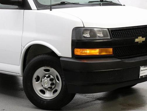 2020 Chevrolet Express 2500 LS