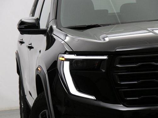 2026 GMC Acadia AWD AT4