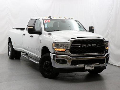 2024 RAM 3500 Big Horn Crew Cab 4x4 8' Box