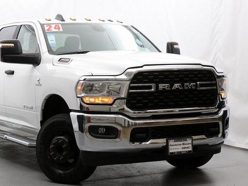 2024 RAM 3500 Big Horn Crew Cab 4x4 8' Box