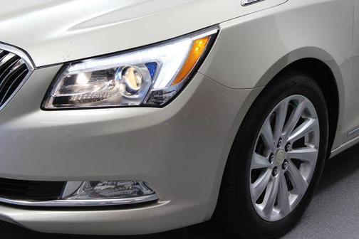 Sparkling Silver Metallic 2016 Buick LaCrosse Leather