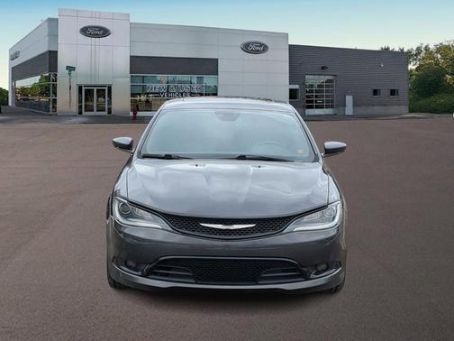 2016 Chrysler 200 S