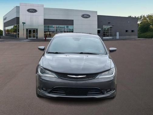 2016 Chrysler 200 S