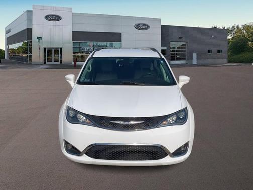 2019 Chrysler Pacifica Touring-L