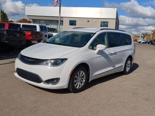 2019 Chrysler Pacifica Touring-L