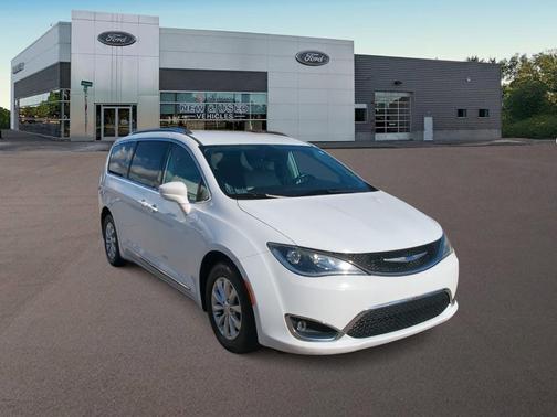 2019 Chrysler Pacifica Touring-L