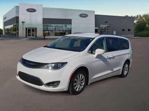 2019 Chrysler Pacifica Touring-L