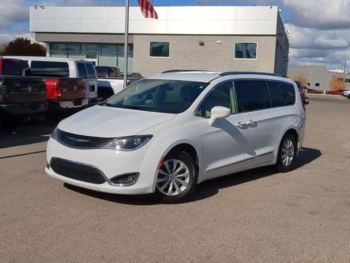 2019 Chrysler Pacifica Touring-L