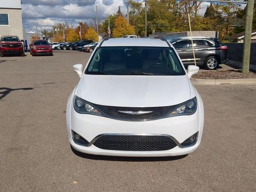 2019 Chrysler Pacifica Touring-L
