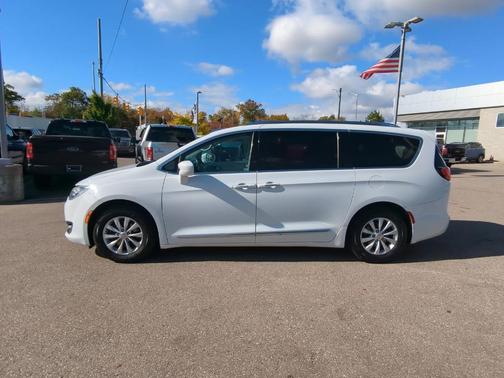 2019 Chrysler Pacifica Touring-L