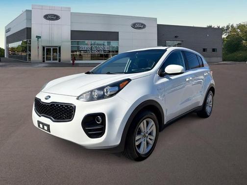 Clear White 2018 Kia Sportage LX