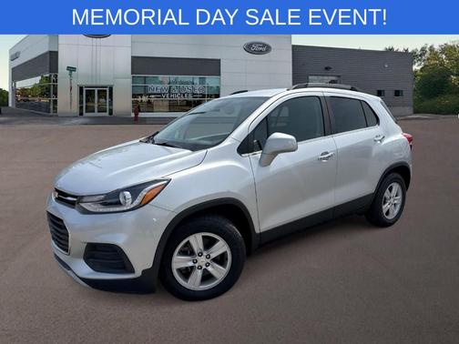 Silver Ice Metallic 2020 Chevrolet Trax LT