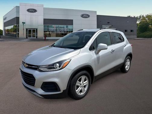 Silver Ice Metallic 2020 Chevrolet Trax LT